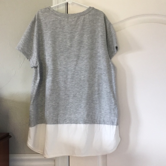 •H&M Short Sleeve Top• - Picture 2 of 4